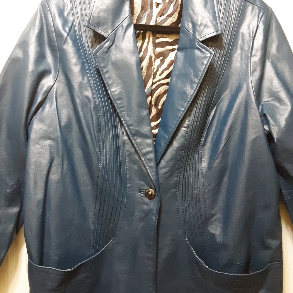 Vintage blue blazer zebra print lining